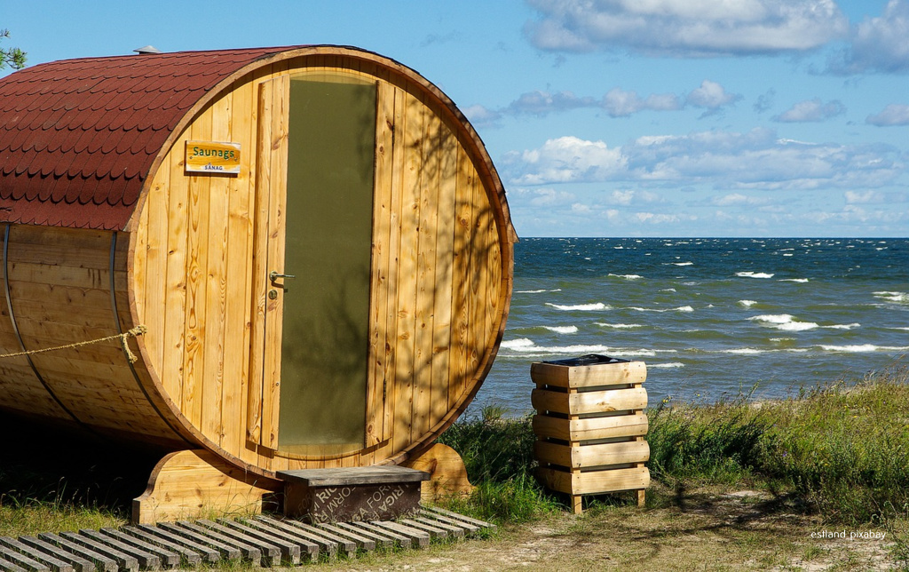 Estland Saunafass am Meer