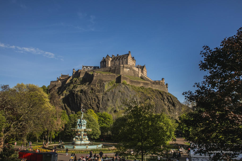 Schottland_Edinburg-Castle_Burg-pixabay